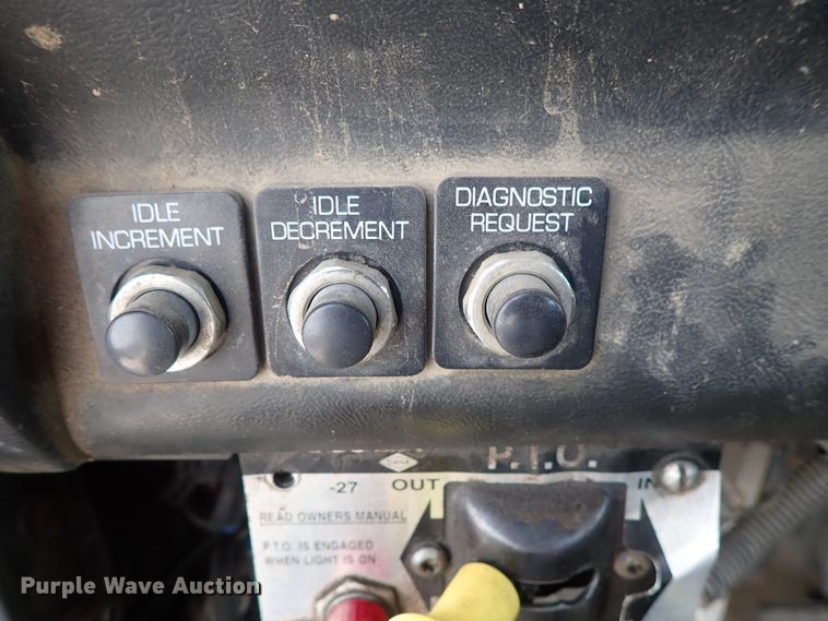 image for item DB7725 1995 White GMC WG semi truck