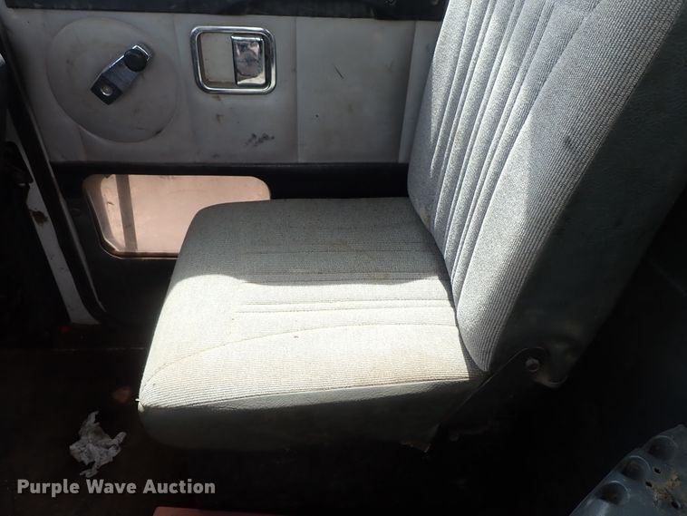 image for item DB7725 1995 White GMC WG semi truck