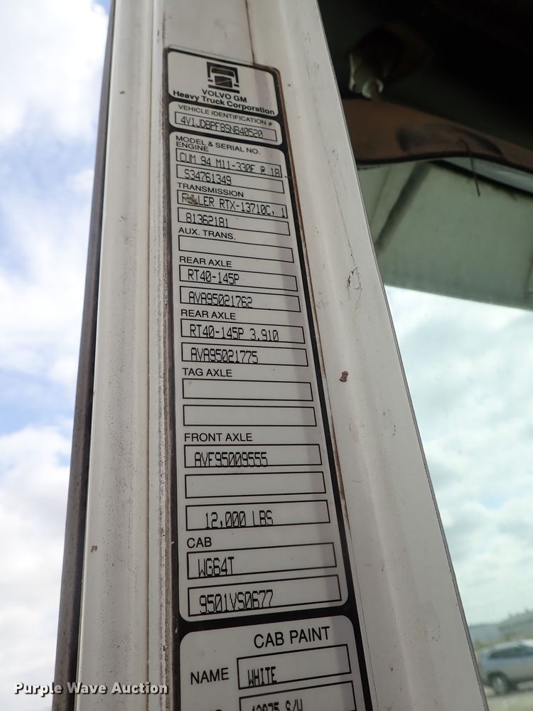 image for item DB7725 1995 White GMC WG semi truck