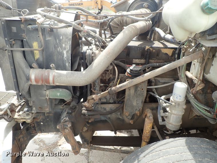 image for item DB7725 1995 White GMC WG semi truck