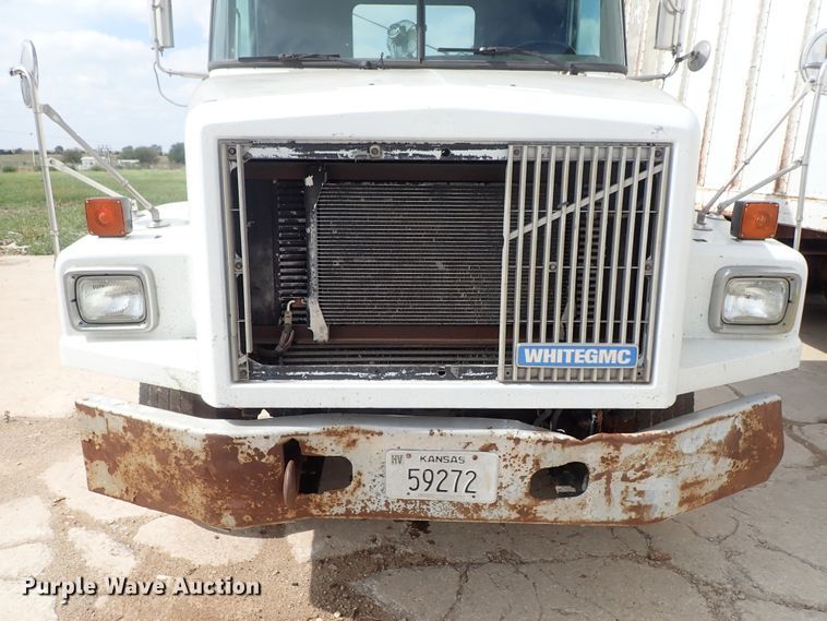 image for item DB7725 1995 White GMC WG semi truck