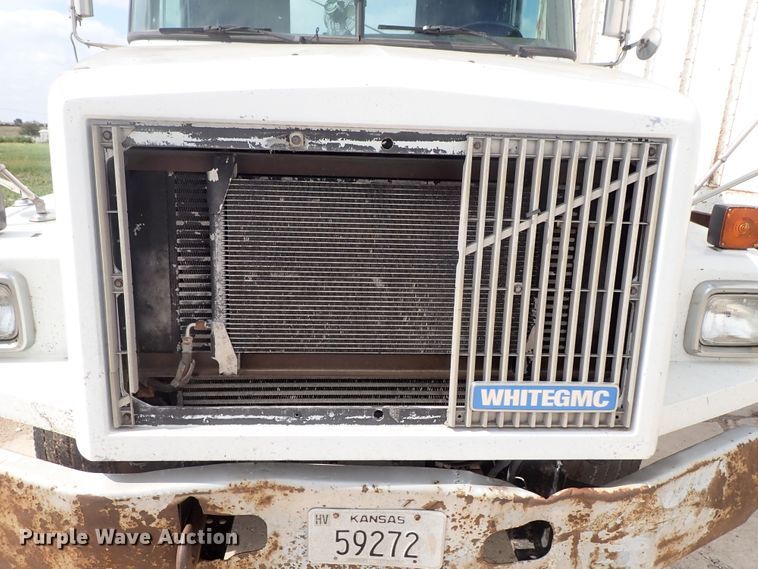 image for item DB7725 1995 White GMC WG semi truck