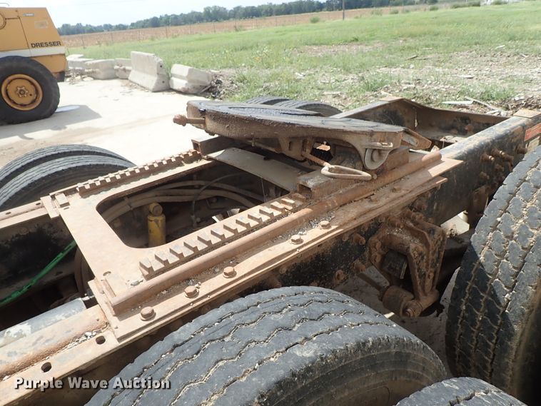 image for item DB7725 1995 White GMC WG semi truck