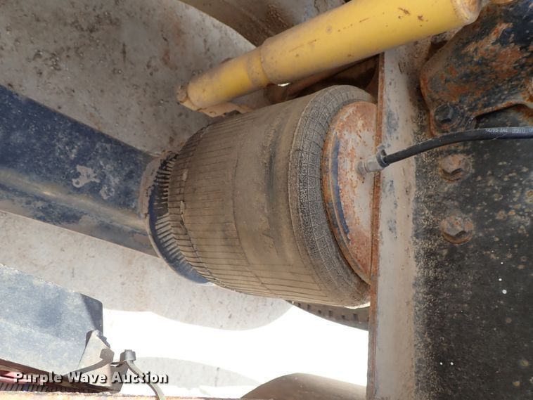 image for item DB7725 1995 White GMC WG semi truck