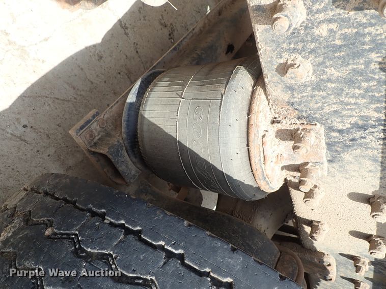 image for item DB7725 1995 White GMC WG semi truck