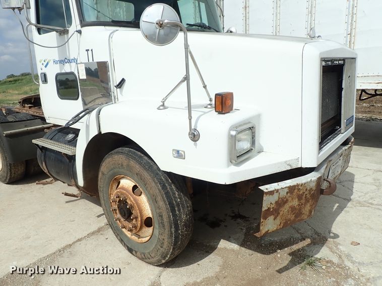 image for item DB7725 1995 White GMC WG semi truck