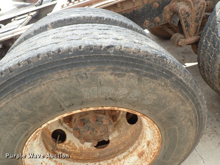 image for item DB7725 1995 White GMC WG semi truck