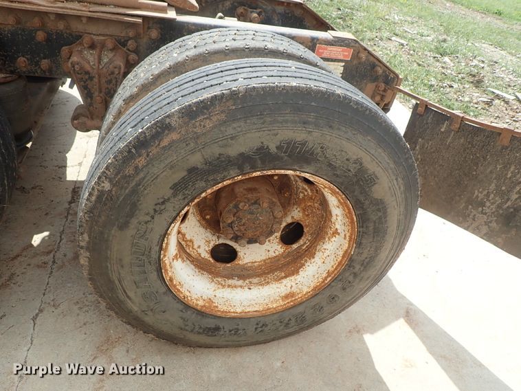 image for item DB7725 1995 White GMC WG semi truck