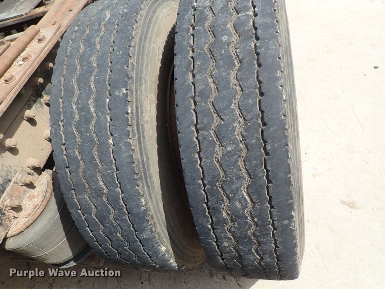 image for item DB7725 1995 White GMC WG semi truck