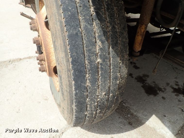 image for item DB7725 1995 White GMC WG semi truck