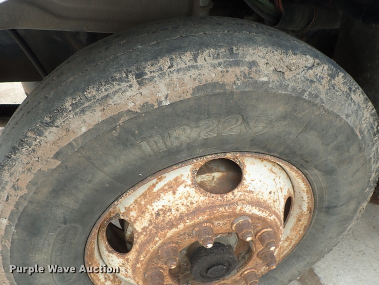 image for item DB7725 1995 White GMC WG semi truck