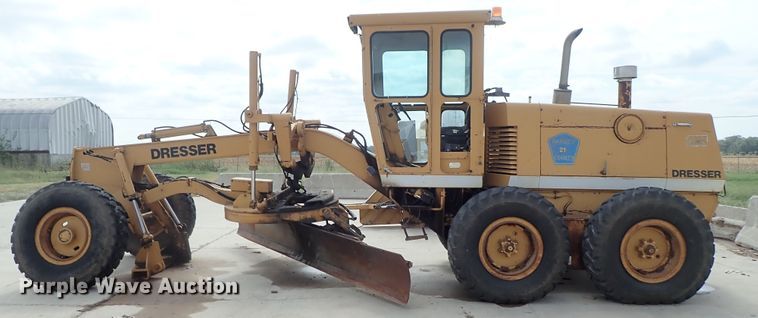 image for item DB7726 1988 Dresser A500E motor grader