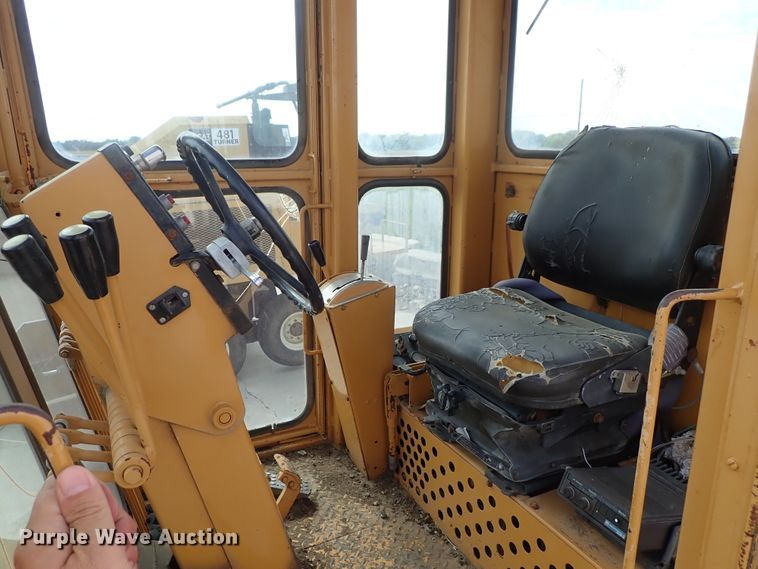 image for item DB7726 1988 Dresser A500E motor grader