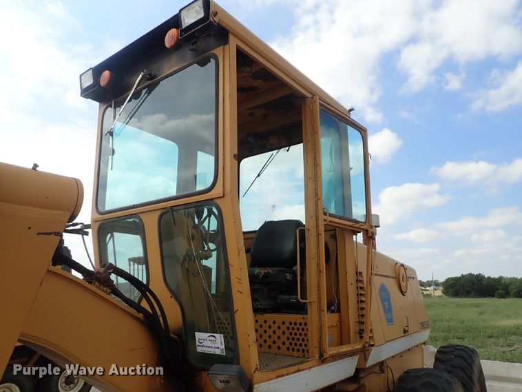 image for item DB7726 1988 Dresser A500E motor grader