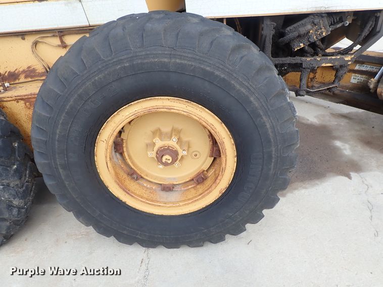 image for item DB7726 1988 Dresser A500E motor grader