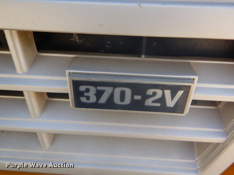 image for item DD4457 1991 Ford F600 truck with Vermeer tree spade