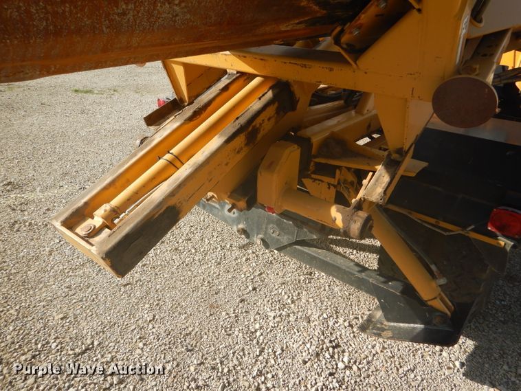 image for item DD4457 1991 Ford F600 truck with Vermeer tree spade