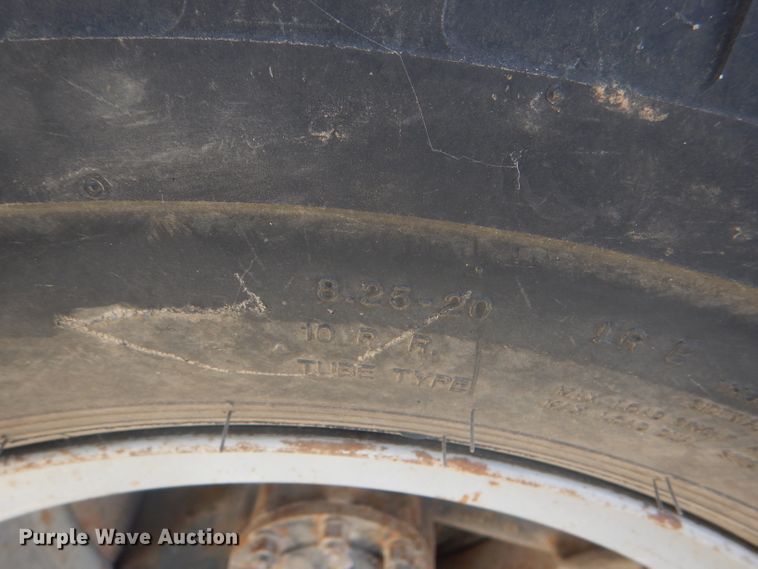 image for item DD4457 1991 Ford F600 truck with Vermeer tree spade