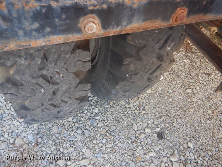 image for item DD4457 1991 Ford F600 truck with Vermeer tree spade