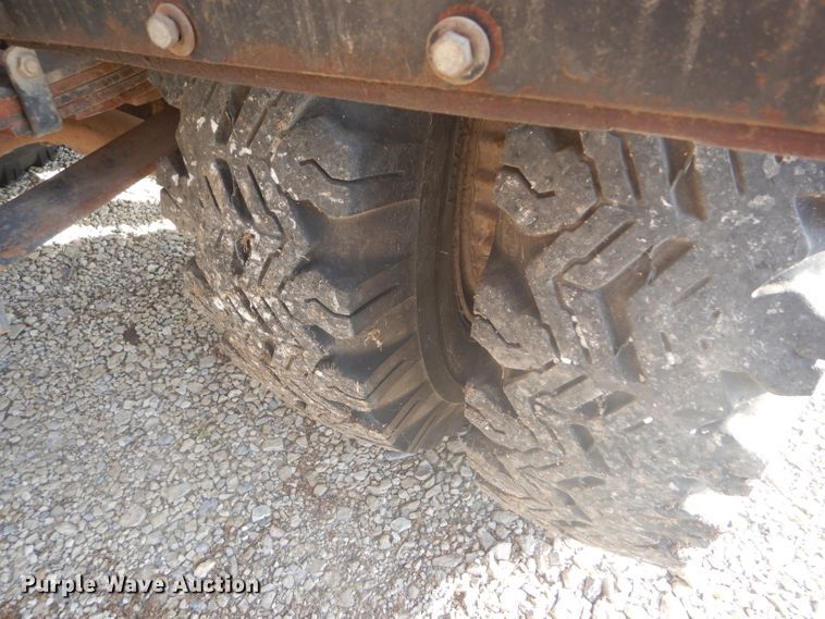 image for item DD4457 1991 Ford F600 truck with Vermeer tree spade