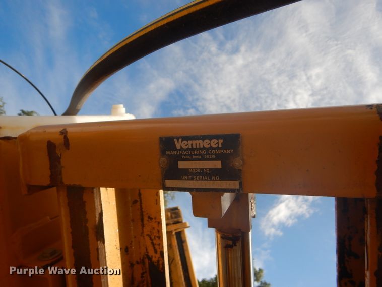 image for item DD4457 1991 Ford F600 truck with Vermeer tree spade