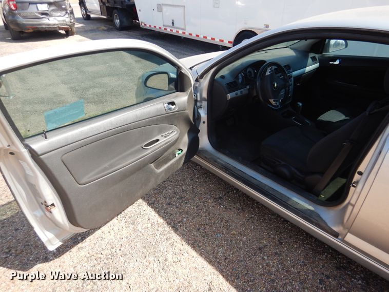 image for item DD4460 2009 Chevrolet Cobalt LS