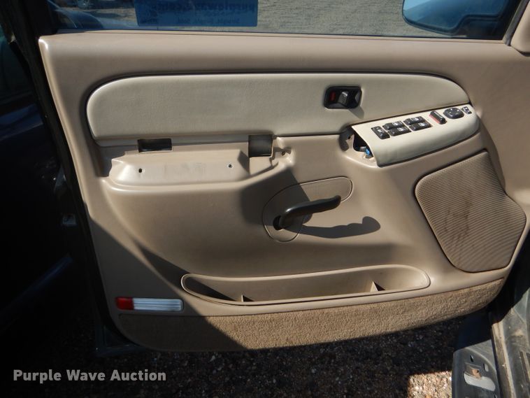 image for item DD4461 2001 Chevrolet Tahoe SUV