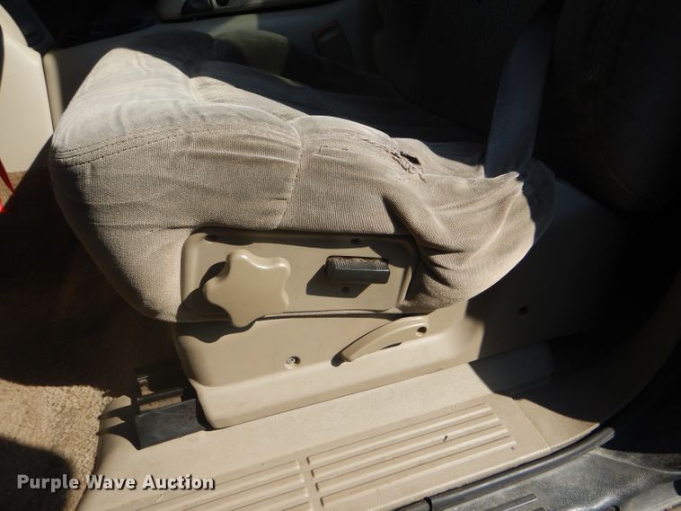 image for item DD4461 2001 Chevrolet Tahoe SUV