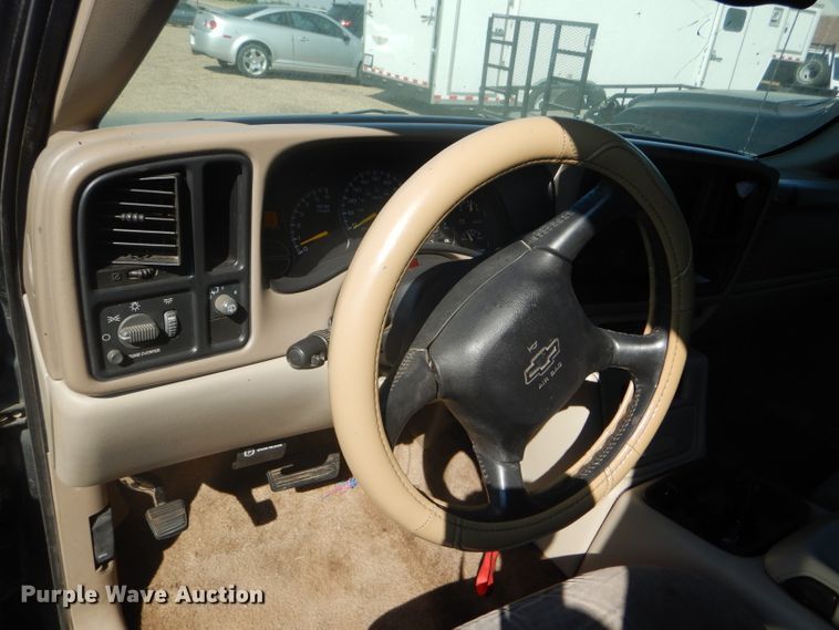 image for item DD4461 2001 Chevrolet Tahoe SUV