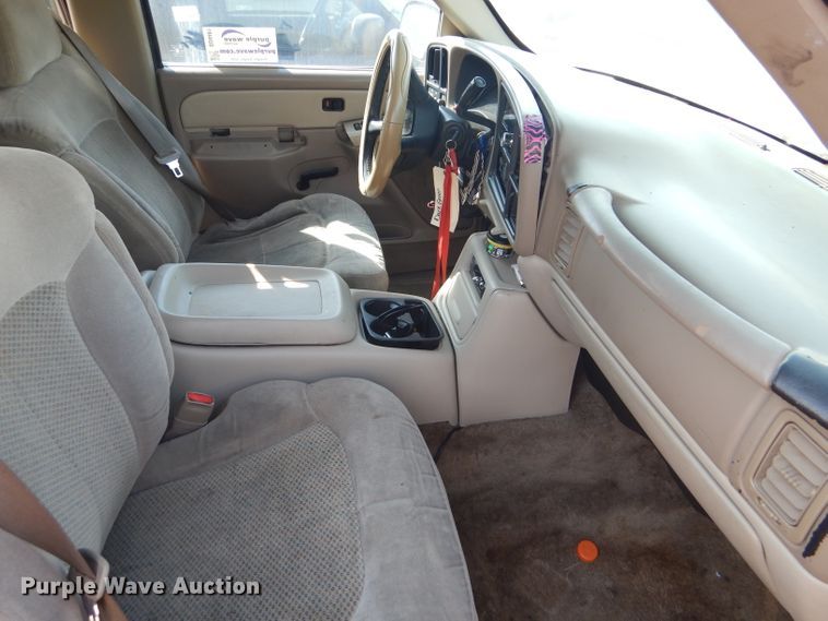 image for item DD4461 2001 Chevrolet Tahoe SUV