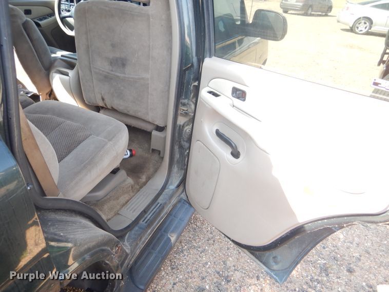 image for item DD4461 2001 Chevrolet Tahoe SUV