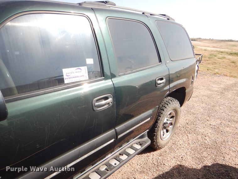 image for item DD4461 2001 Chevrolet Tahoe SUV