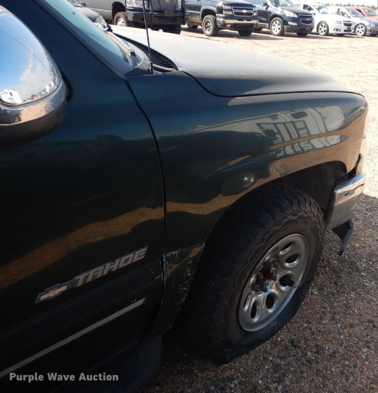 image for item DD4461 2001 Chevrolet Tahoe SUV