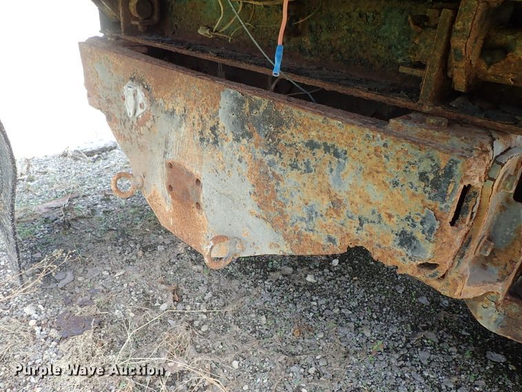 image for item DE0919 1990 Ford F450 Super Duty dump truck