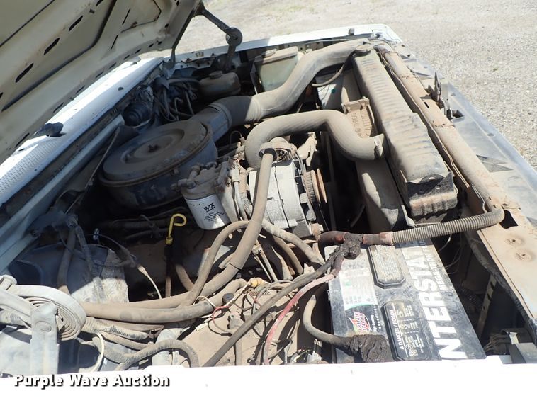 image for item DE0919 1990 Ford F450 Super Duty dump truck