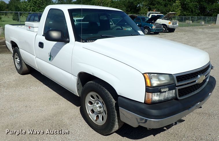image for item DE0920 2006 Chevrolet Silverado 1500 pickup truck