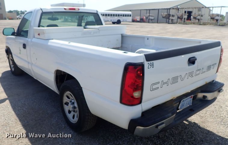 image for item DE0920 2006 Chevrolet Silverado 1500 pickup truck