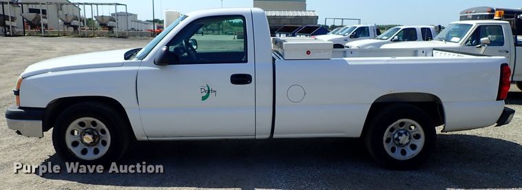 image for item DE0920 2006 Chevrolet Silverado 1500 pickup truck