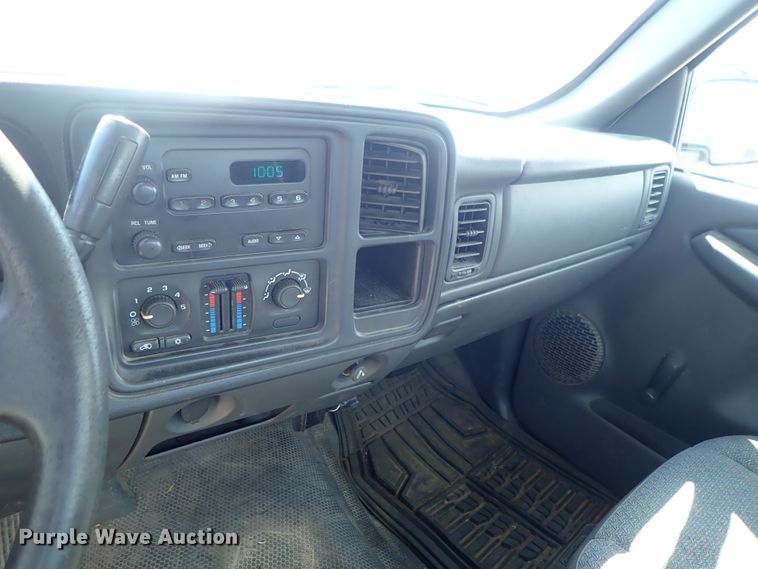 image for item DE0920 2006 Chevrolet Silverado 1500 pickup truck