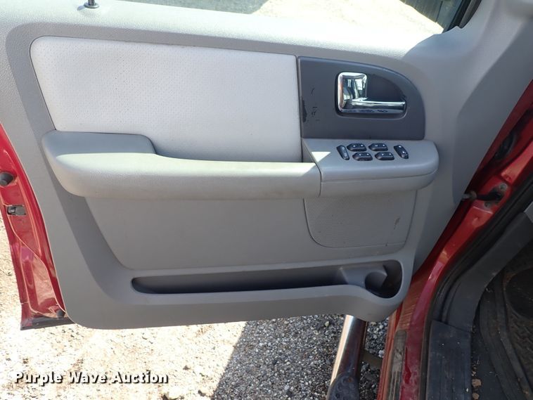 image for item DE0923 2005 Ford Expedition SUV