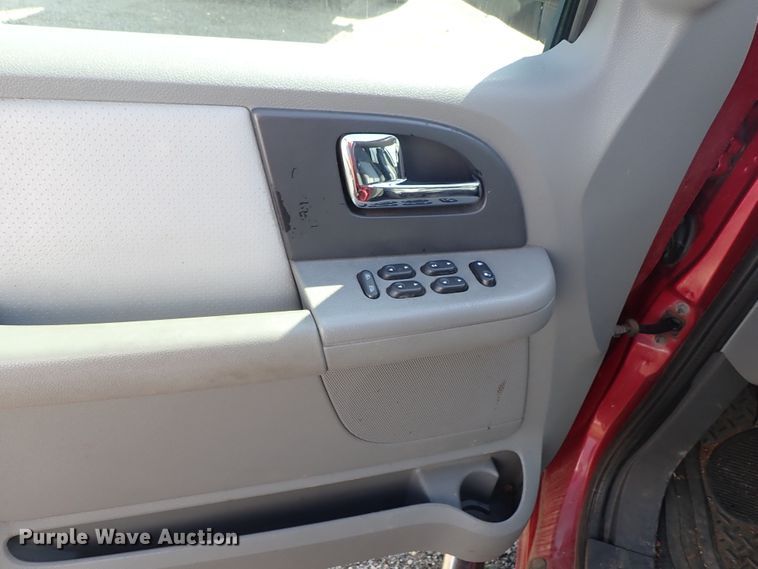 image for item DE0923 2005 Ford Expedition SUV