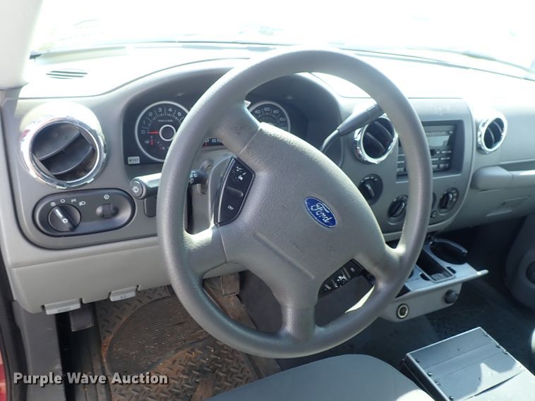 image for item DE0923 2005 Ford Expedition SUV