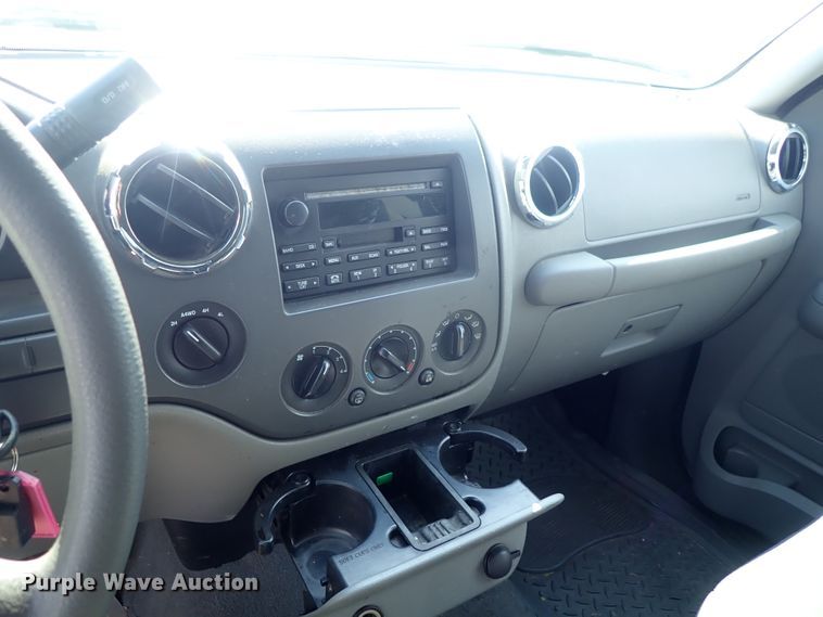 image for item DE0923 2005 Ford Expedition SUV