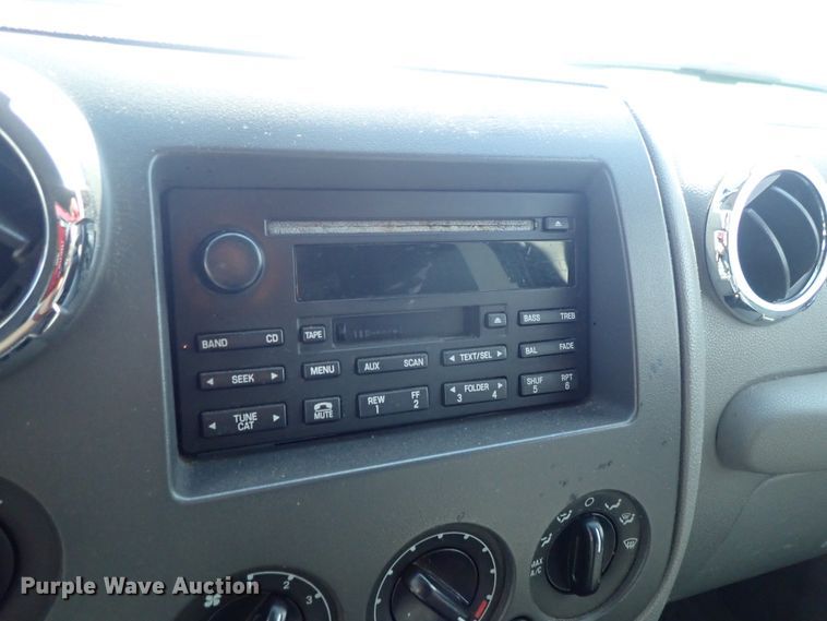 image for item DE0923 2005 Ford Expedition SUV