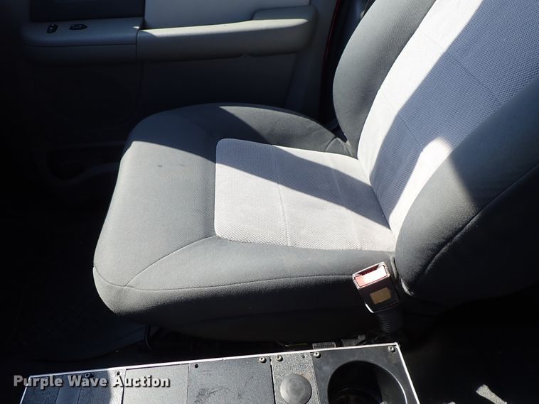 image for item DE0923 2005 Ford Expedition SUV