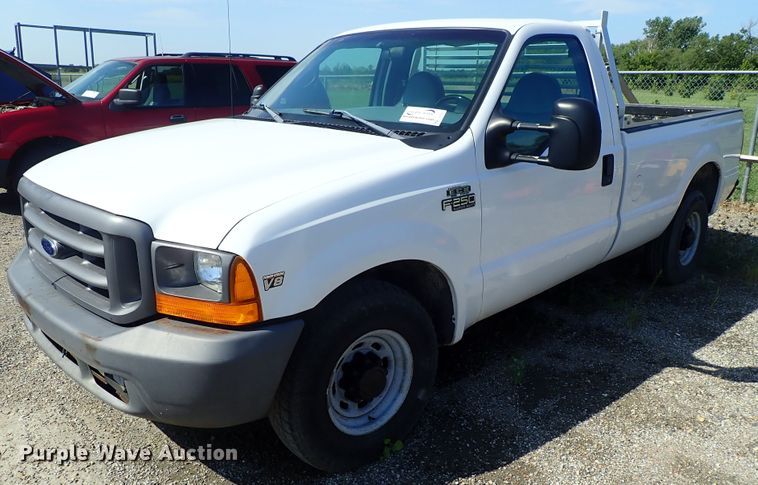 image for item DE0925 1999 Ford F250 Super Duty pickup truck