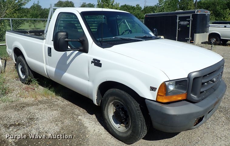 image for item DE0925 1999 Ford F250 Super Duty pickup truck