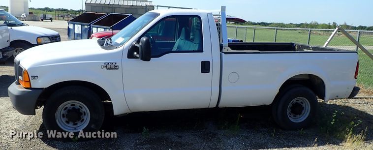image for item DE0925 1999 Ford F250 Super Duty pickup truck