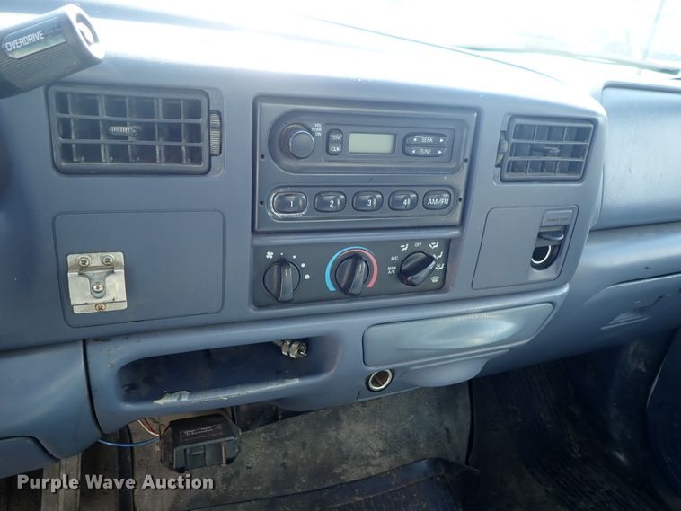 image for item DE0925 1999 Ford F250 Super Duty pickup truck