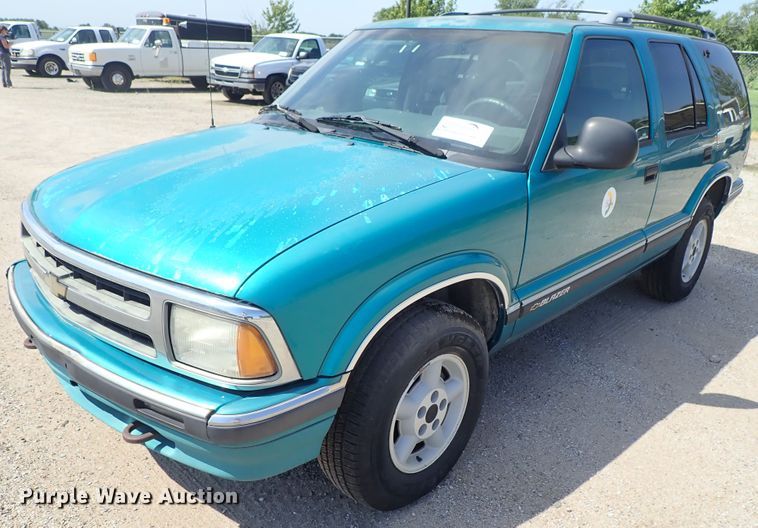 image for item DE0929 1996 Chevrolet Blazer LS SUV